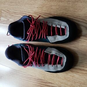 LA sportiva hiking shoes womens 7